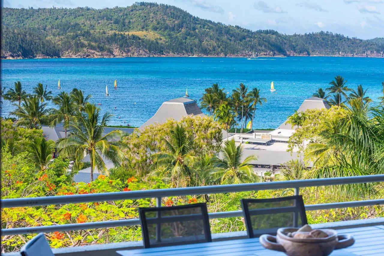 Poinciana 109 & Buggy Hamilton Island Apartment Australia